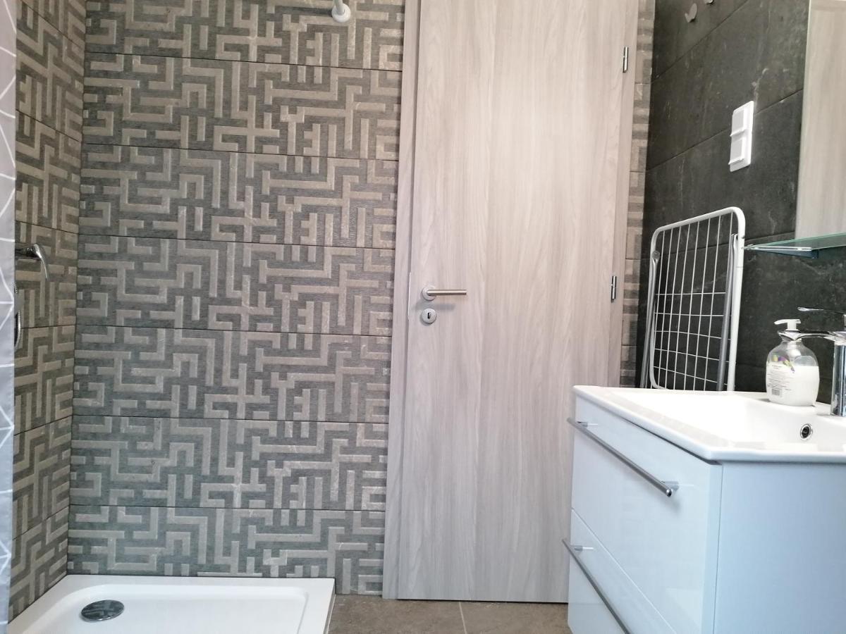 Mohacs Apartman Bagian luar foto
