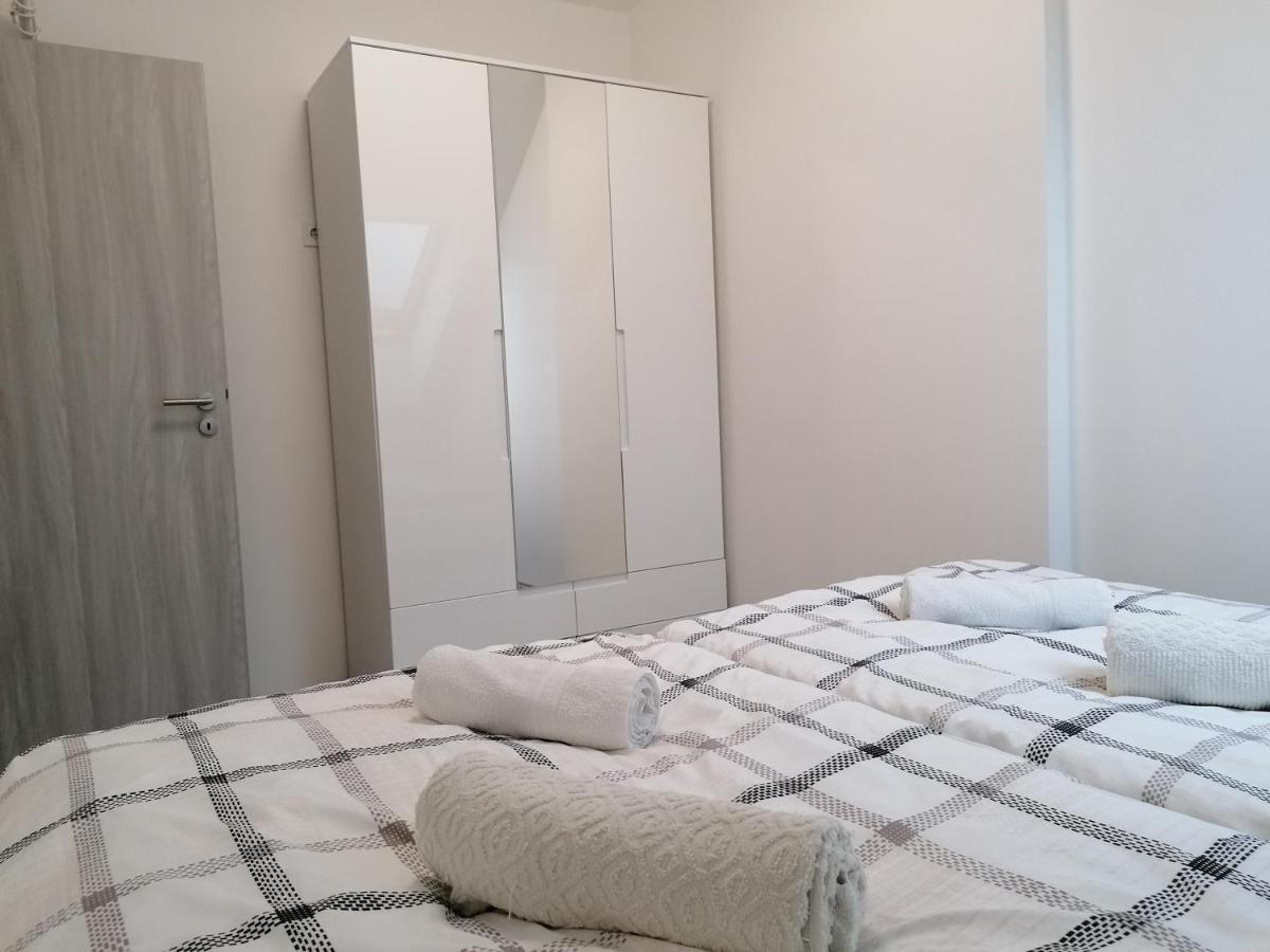 Mohacs Apartman Bagian luar foto